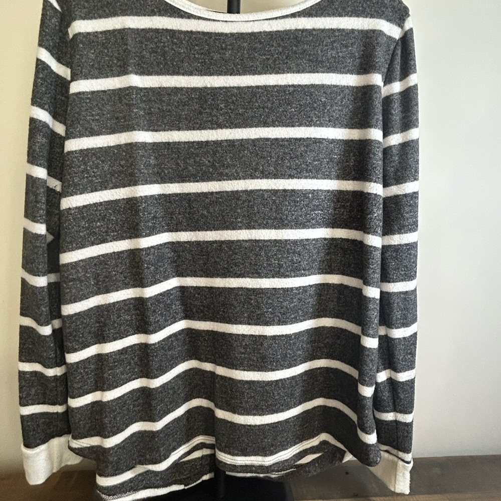 Pink Clover Women’s Charcoal and White Striped Crewneck Sweater